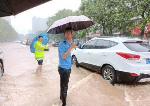 加大應(yīng)急保障措施，積極應(yīng)對(duì)強(qiáng)降雨天氣